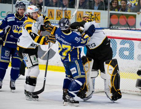 Per Ledin, HV71, och Andreas Hadelöv, målvakt, Skellefteå