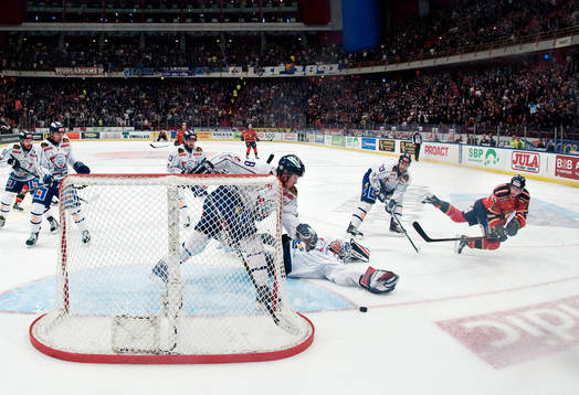 Marcus Krüger, Djurgården och Fredrik Norrena, målvakt,