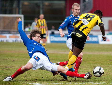 Jesper Arvidsson, Åtvidaberg. Majeed Warris, Häcken