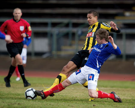 Mathias Ranégie, Häcken. Johan Niklasson, Åtvidaberg