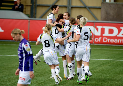 Jubel i Malmö. Kathryn Gill, LDB gör 1-0