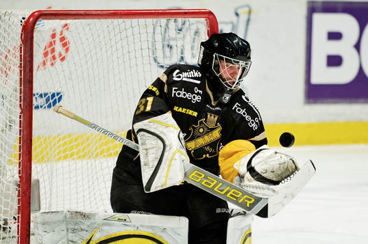 Fredrik Holmgren, målvakt, AIK, stoppar en puck