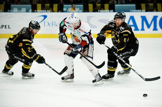 Christian Sandberg och Dick Tärnström, AIK, stoppar Steve