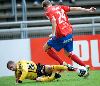 Marcus Nilsson, Helsingborg får omkull Emir Bajrami,