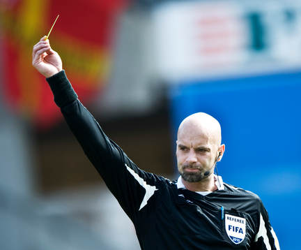 Stefan Johannesson, domare, gult kort, varning