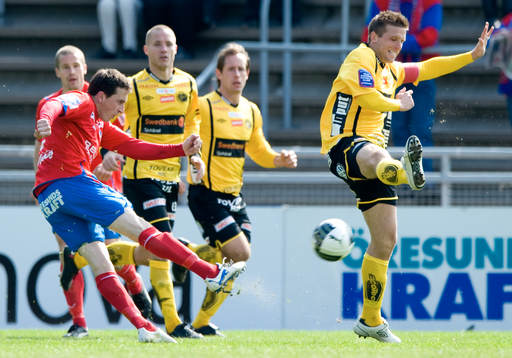 1-0 Ardian Gashi som klipper till med ett distansskott