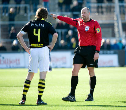 Domare Martin Hansson och Nils-Eric Johansson, AIK