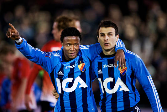 Kennedy Igboananike och Sharbel Touma, Djurgården, kramar