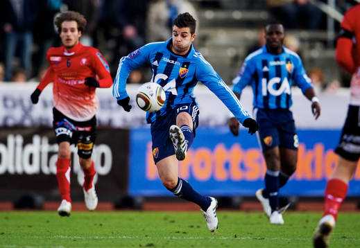 Christer Youssef, Djurgården, har kontroll på bollen