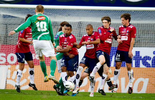 Magnus Eriksson, Väsby, frispark, mur, Alvaro Santos, Alex
