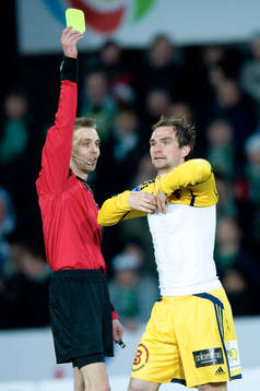 Patrtik Larsson, varning, Johan Hamlin, domare
