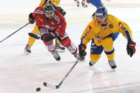 Benjamin Pluess, Schweiz och Tobias Viklund, Sverige