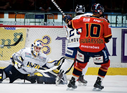 Stefan Liv, målvakt, HV71 och Marcus Ragnarsson,