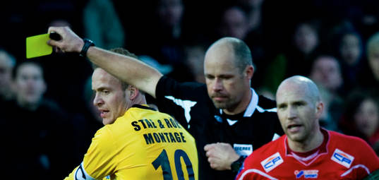 Martin Hansson, domare. Marcus Ekenberg, Mjällby och
