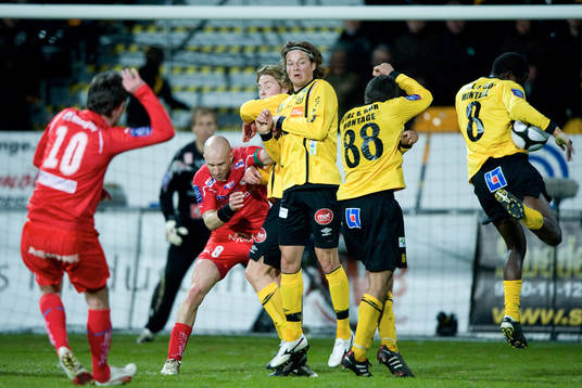 Daryl Smylie, Kalmar och Patrick Osiako, Mjällby