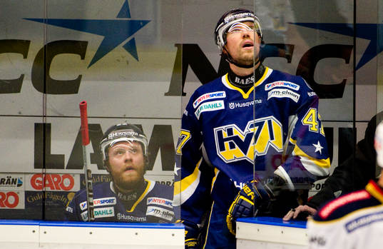 David Petrasek, Lance Ward, HV71 båda utvisade