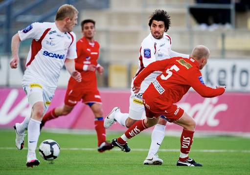 Ceyhun Eris, Assyriska, passar bollen