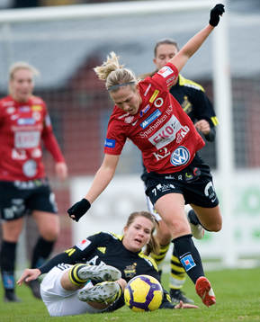 Kirsty Yallop, Kristianstad glidtacklas av Hanna Folkesson,