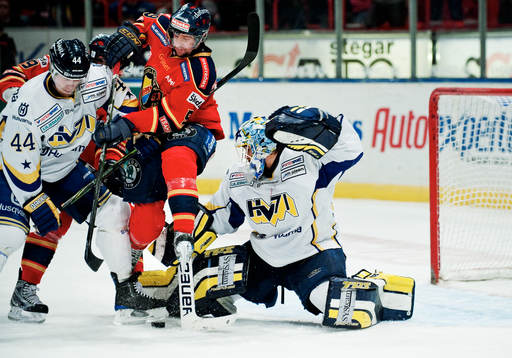 Kristofer Ottosson, Djurgården, oroar framför Stefan Liv,
