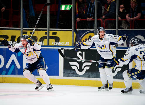 Jukka Voutilainen och Martin Thörnberg, HV71, jubel