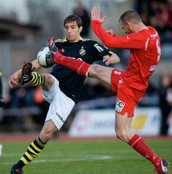 Sebastian Eguren, AIK och Tobias Carlsson, Kalmar