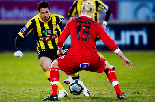 Vinicius, Häcken slår en tunnel på Robin Cederberg,