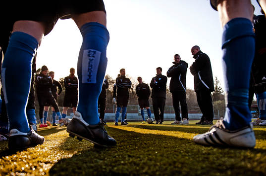 Fotboll, division 2, Utsikten tränar, träning