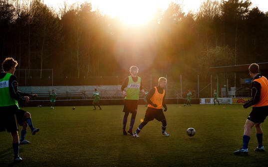 Fotboll, division 2, Utsikten tränar, träning