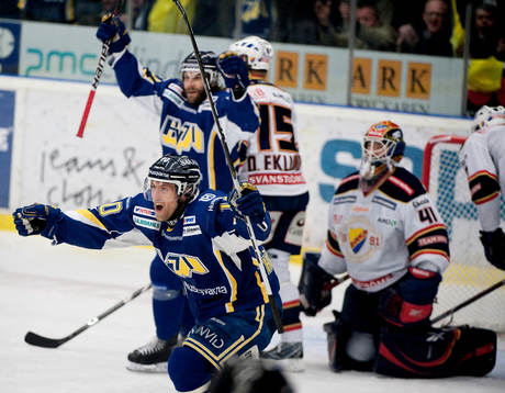 1-0 till HV71 genom David Petrasek. Jubel Martin
