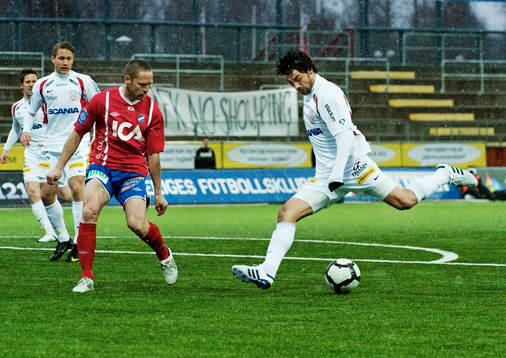 Ceyhun Eris, Assyriska, skjuter mot mål