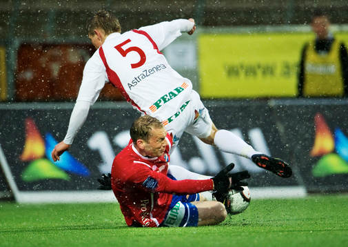 Fredrik Bild, Öster, stoppar Andi Toompuu, Assyriska