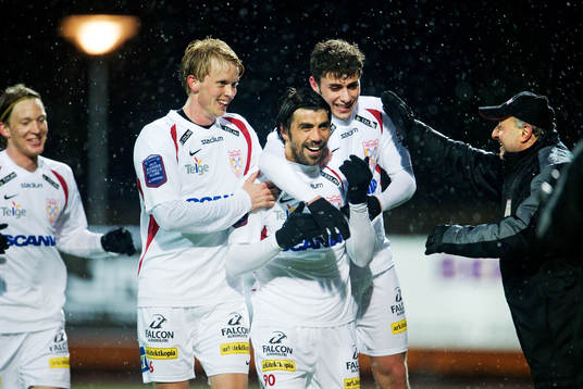 Ceyhun Eris, Assyriska, omfamnas