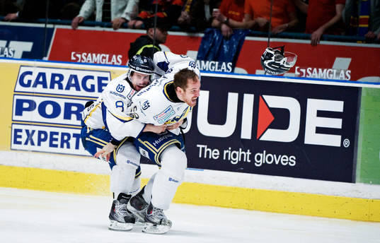 Daniel Grillfors och Teemu Laine, HV71, jubel