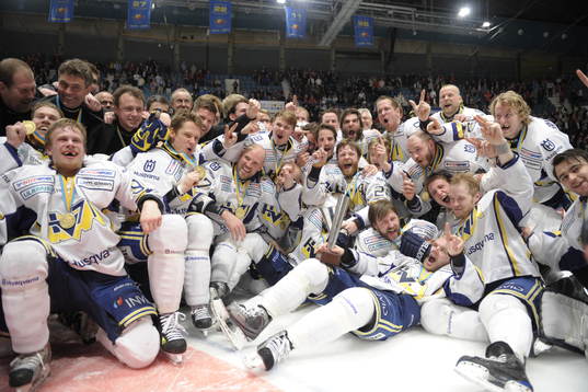 HV71 Svenska Mästare. SM-guld, guld, pokal, jubel, glädje
