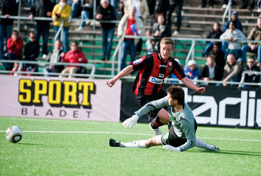 John Guidetti, BP och Mattias Hugosson, målvakt Gefle