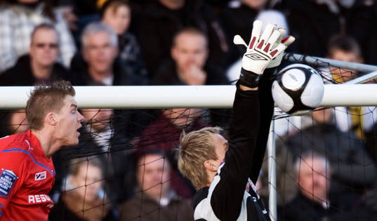 Mattias Asper, målvakt, räddning