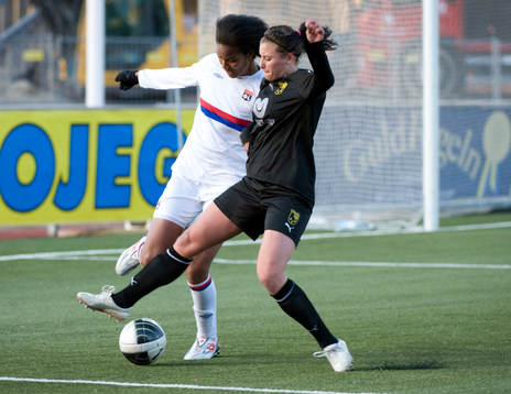 2, Umeå - Lyon: Hanna Pettersson, Umeå skadar sig