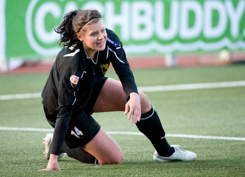 2, Umeå - Lyon: Hanna Pettersson, Umeå skadar sig
