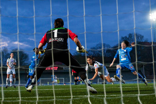 Kathryn Gill, Ldb får iväg en språngnick i slutet av