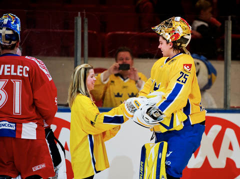 Priser till matchens lirare delades ut av Svenska spel.