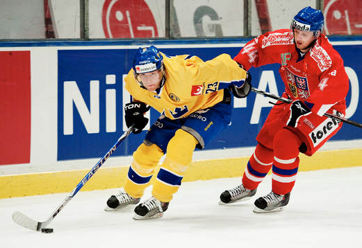 Miroslav Blatak, Tjeckien, är i hasorna på Linus Omark,