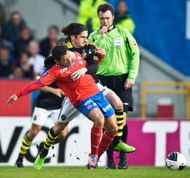 Rachid Bouaouzan, Helsingborg och Bojan Djordjic, AIK.