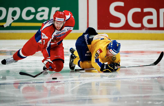 Nikolay Kulemin, Ryssland, är före Magnus Pääjärvi