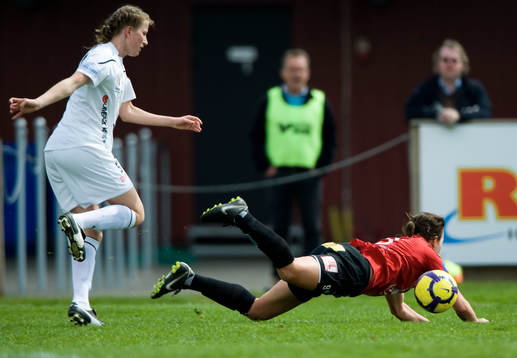 Straff, Antonia Göransson fälls av Emma Berglund, straff
