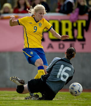 Sofia Jakobsson, Sverige fälls av Méline Gerard,