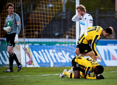 Vinicius, John Chibuike, Häcken. Mattias Hugosson,