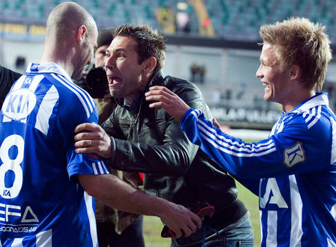 Stefan Selakovic, IFK Göteborg, gratulerar Thomas Olsson