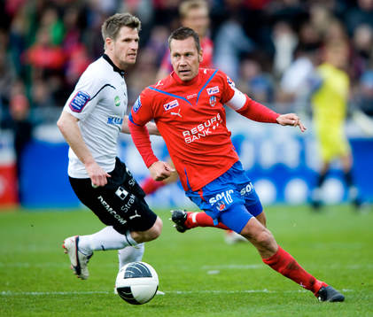 Marcus Lantz, Helsingborg, tar sig förbi Magnus Kihlberg,