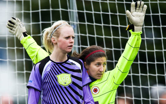 Amanda Ilestedt, Malmö och Anna Maria Picarelli, målvakt,