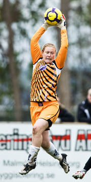 Thora Helgadottir, målvakt